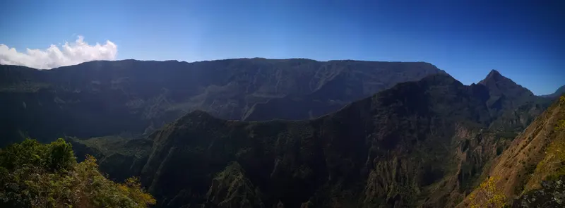 Les remparts du cirque et leur crête