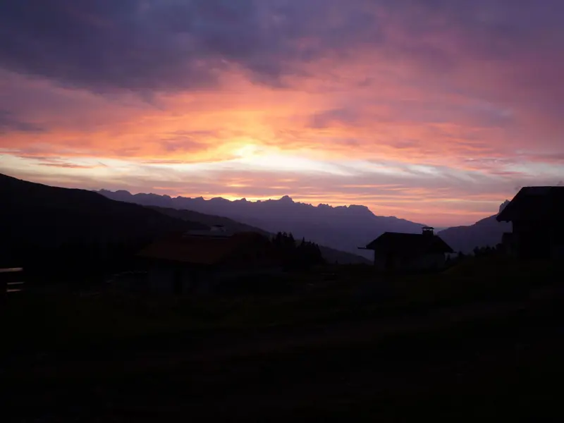 Coucher de soleil sur les chalets