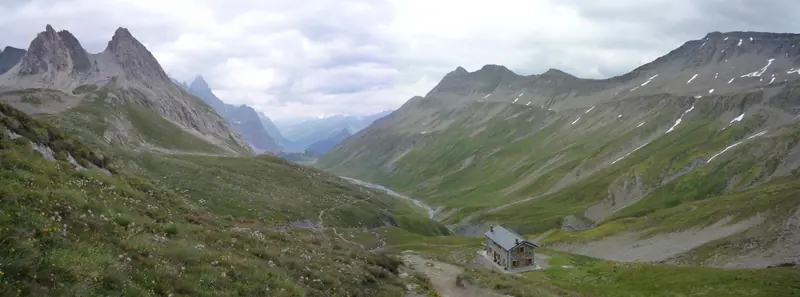 Le col et son refuge